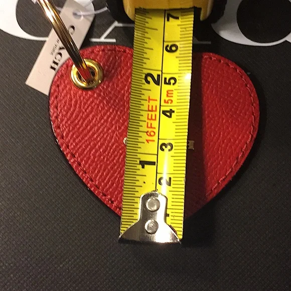 đź’ĄHOST PICđź’ĄCOACH - HEART KEYCHAIN / KEYFOB (NWT) - Picture 9 of 9